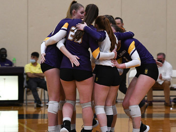 Great Danes Volleyball Falls at UMBC 3-1
