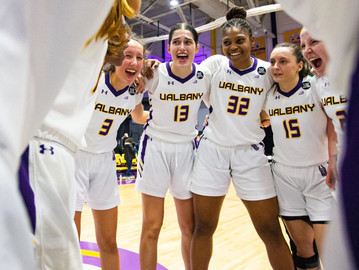 UAlbany Women Dominate Hofstra in Season Opener
