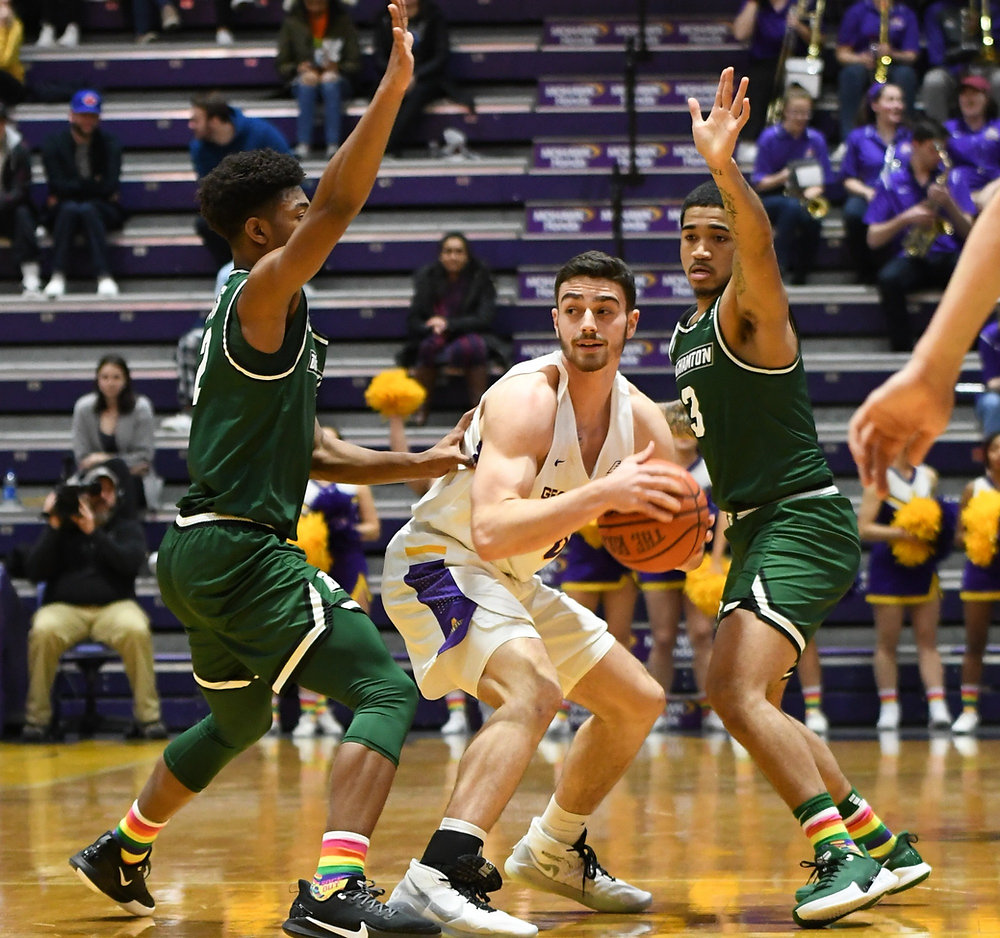 UALBANY BASKETBALL TEAMS LOOK AT MARCH MADNESS