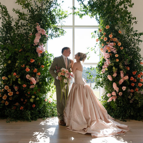 Venue Coordinator vs. Private Wedding Coordinator: What’s the Real Difference?