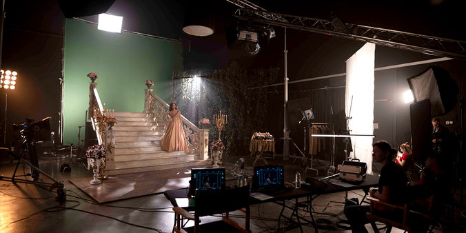 NESCAFE GOLD CINDERELLA