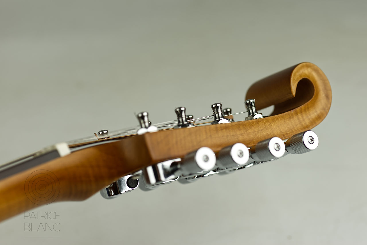tête volute bouzouki