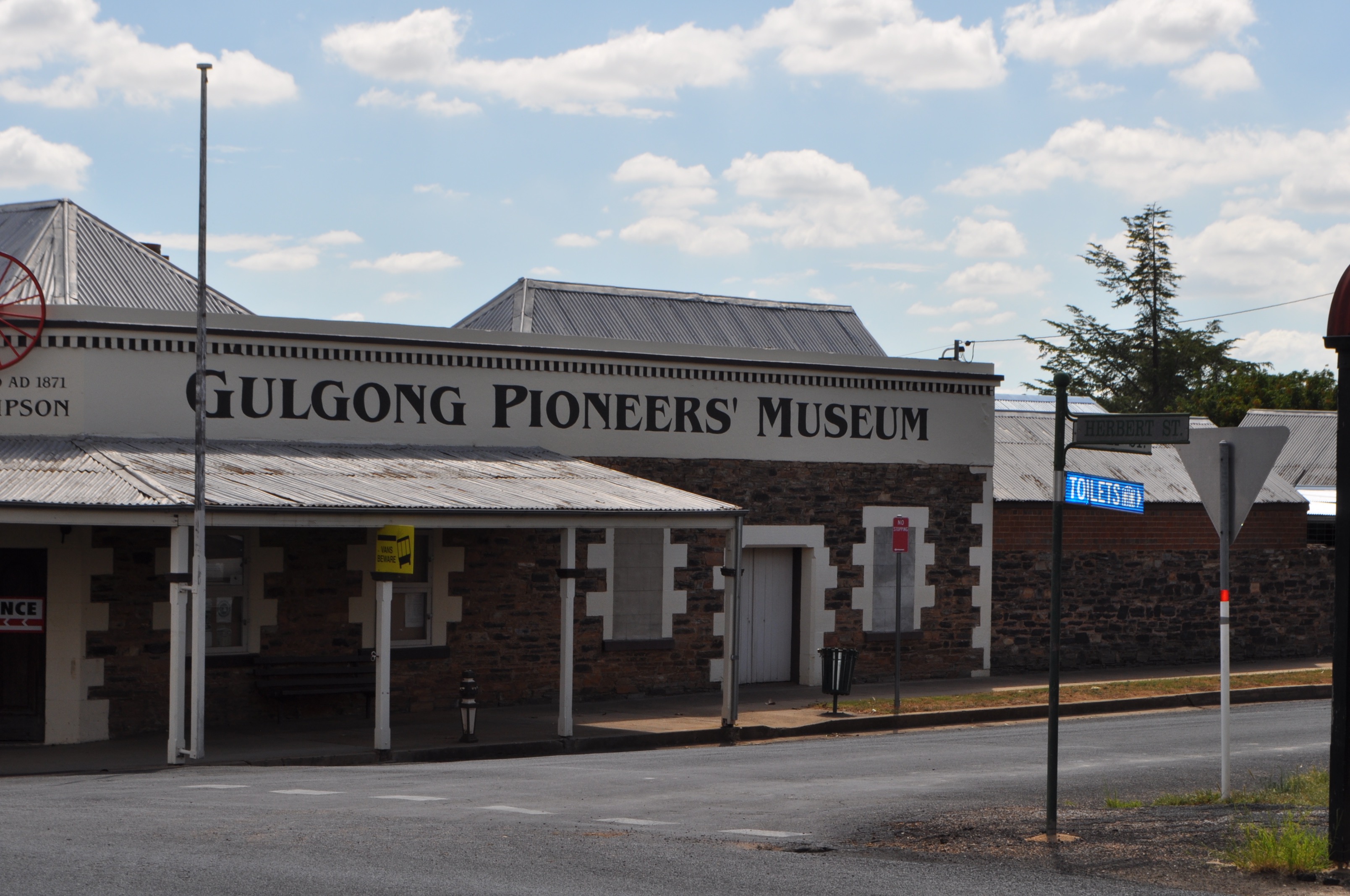 accommodation-gulgong-ten-dollar-town-motel