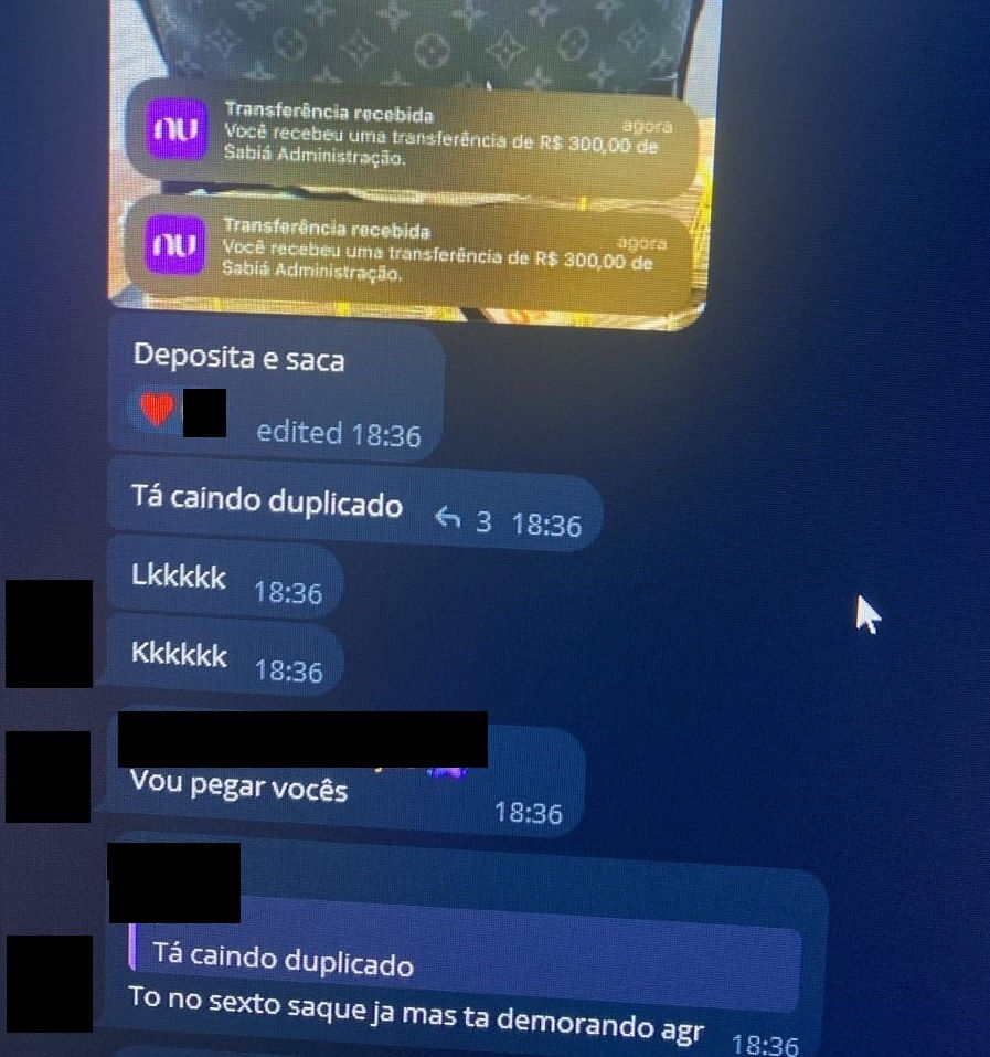 Print de usuários comentando sobre saques duplicados em grupo de apostas.