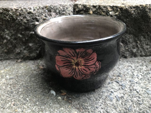 Thumbnail: black flower pot