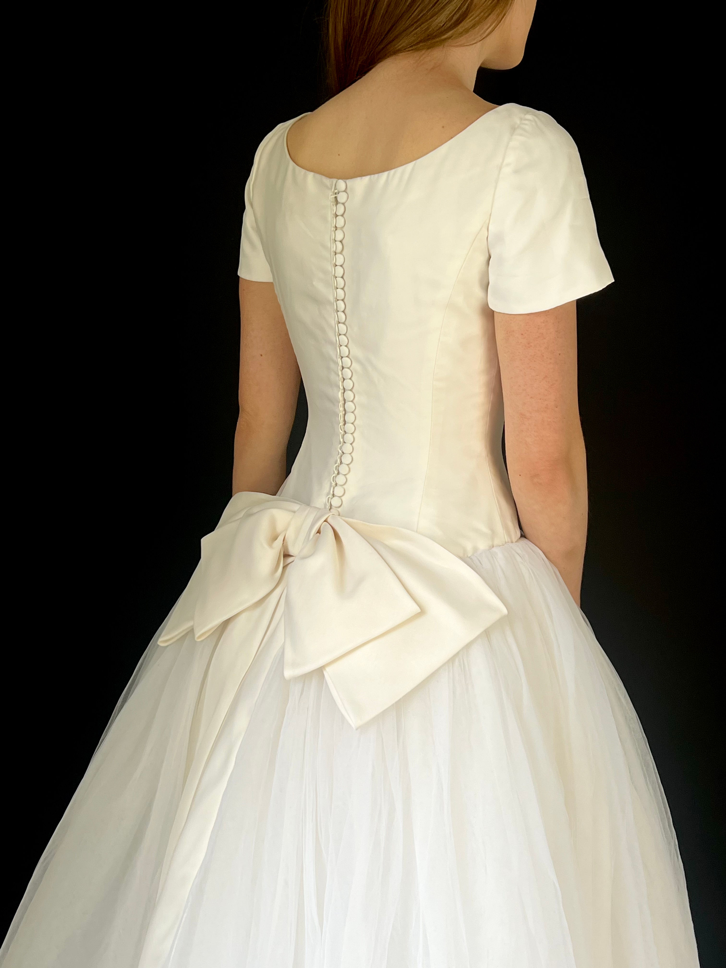 Vera Wang Bow Wedding Gown