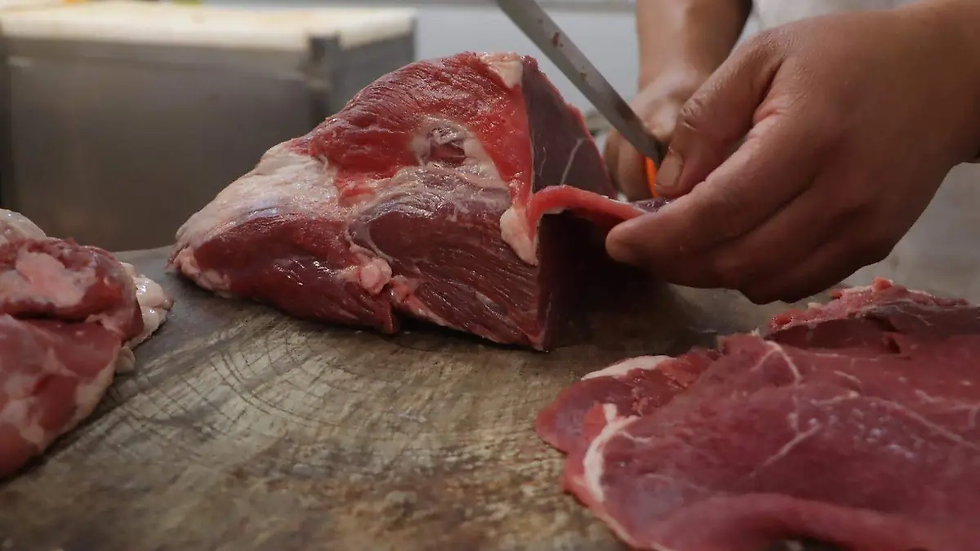 Los productores pecuarios buscan evitar pérdidas económicas en la producción de carne / Foto: David Valdez / El Sol de San Juan del Río