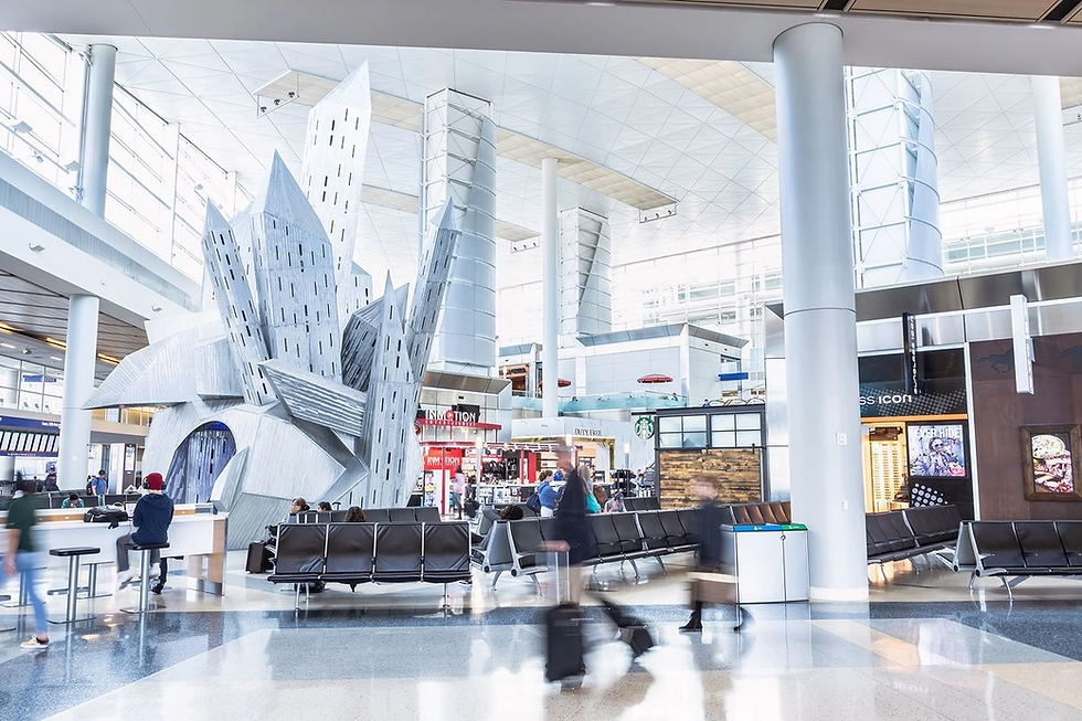 Las fianzas serán devueltas a los viajeros si salen de acuerdo con los términos de sus visas, según el anuncio. Foto dfwairport.com