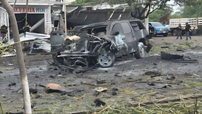 La camioneta Dodge Ram que explotó el sábado llegó de Colima, informaron autoridades de Michoacán. Foto tomada de redes