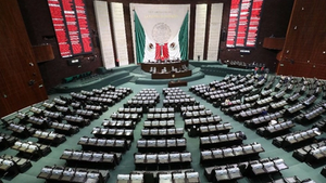 Claudia Sheinbaum aseguró que el documento que circuló este miércoles en la Cámara de Diputados “es falso”, por lo que pidió esperar el anuncio formal. Foto Luis Castillo /Archivo