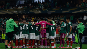 La presidenta Claudia Sheinbaum felicitó a los jugadores de la selección mexicana pese a su derrota ante Inglaterra. Foto Víctor Camacho
