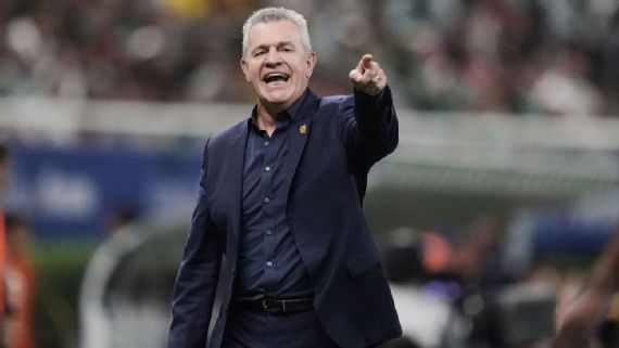 Javier Aguirre convocó a los delanteros Guillermo Martínez y Armando González en la primera lista para el Mundial 2026. AP