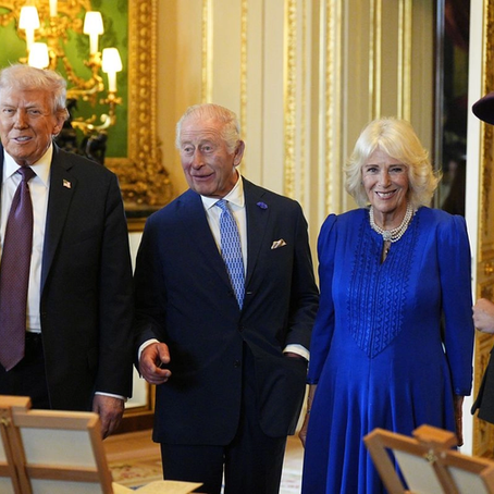 El presidente de EU, Donald Trump, llegó al castillo de Windsor, donde fue recibido por los reyes de Inglaterra, en el primer día de su visita de Estado a Reino Unido, el 17 de septiembre de 2025. Foto Aaron Chown / Pool Photo vía Ap