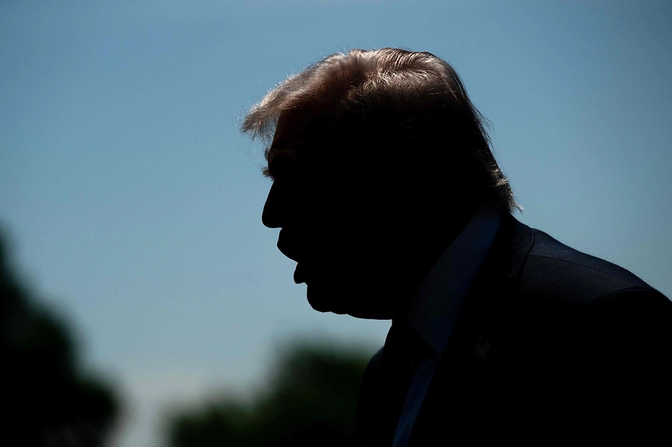 El presidente Donald Trump antes de abordar el helicóptero presidencial Marine One, el 1 de mayo de 2026. Foto Afp