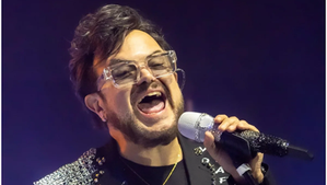 Aleks Syntek anuncia que deja México tras polémicas en sus shows