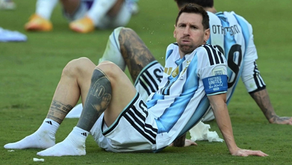 El delantero argentino número 10, Lionel Messi, reacciona tras la victoria de España en la final del Mundial de Fútbol de 2026 contra Argentina, disputada en el estadio New York/New Jersey de East Rutherford el 19 de julio de 2026. Foto: Afp / Archivo
