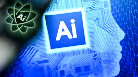 Imagen que muestra las letras «AI» (correspondientes a Inteligencia Artificial) en la pantalla de un ordenador portátil (derecha), junto al logotipo de la aplicación Chat AI en la pantalla de un teléfono inteligente, en Fráncfort del Meno, en el oeste de Alemania. Foto Afp