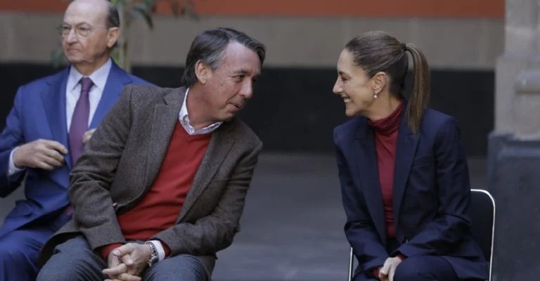 Emilio Azcárraga y la presidenta Sheinbaum. Cercanía  Fotografía: Montserrat López.
