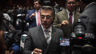 Como ya se ha informado en este diario, Mayer Bretón ha sido objeto de cuestionamientos en otras ocasiones por actos como la organización de conciertos en la sede legislativa, entre ellos el de la Sonora Santanera, así como por los actos de maltrato a sus colaboradores, exhibidos en un audio donde se escucha cómo se dirigía a su equipo con palabras altisonantes. Foto Cuartoscuro / archivo