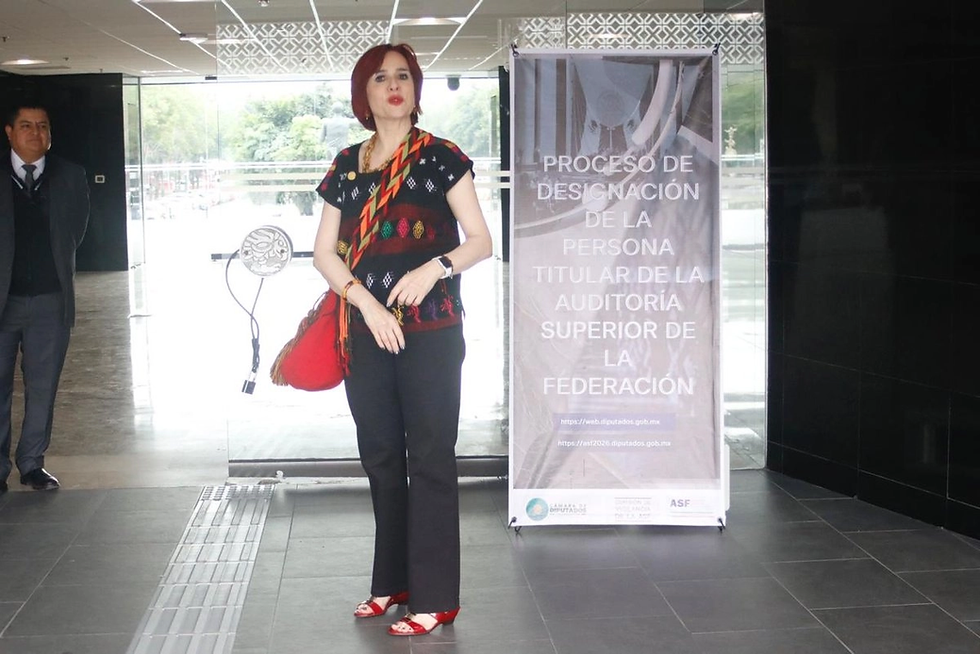 Muna Dora Buchahin a su llegada a la Cámara de Diputados para su entrevista como candidata a dirigir la Auditoría Superior de la Federación. Foto Germán Canseco