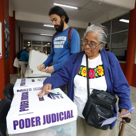 Ciudadanos emiten su voto durante la elección judicial el pasado 1 de junio de 2025. Foto Germán Canseco