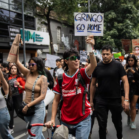 Una marcha contra la gentrificación en Ciudad de México termina con destrozos en locales: “Fuera gringos”
