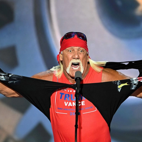 El luchador estadunidense, Hulk Hogan, durante la Convención Nacional Republicana de 2024 en el Fiserv Forum de Milwaukee, Wisconsin, el 18 de julio de 2024. Foto Afp
