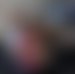 Quienes acudieron a recibir a sus familiares y amistades lloraron entre abrazos / Foto: Hugo Arciniega / Diario de Querétaro