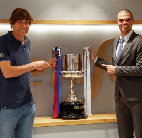 Julio Salinas y Pepe en la presentación de la Copa del Rey 2024-25.