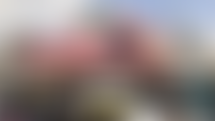 En una calle del centro de Teherán fue desplegado un cartel con la imagen del máximo dirigente de Irán, Mojtaba Jamenei, en una postura de defensa del país. Foto Afp