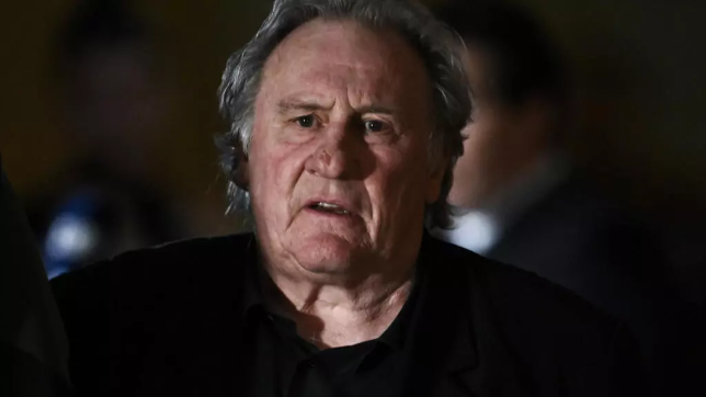 Los fiscales han solicitado un juicio tras una denuncia por violación contra Depardieu presentada por la actriz Charlotte Arnould. © AFP