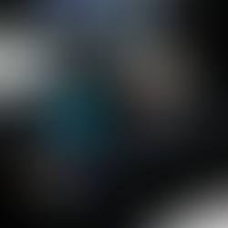 Por la tarde, durante la comparecencia del secretario de Hacienda y Crédito Público, Édgar Amador Zamora, el senador Adán Augusto López no perdió detalle del partido de futbol entre Barcelona y París Saint-Germain. Posteriormente, siguió un encuentro de beisbol. Foto Roberto García Ortiz