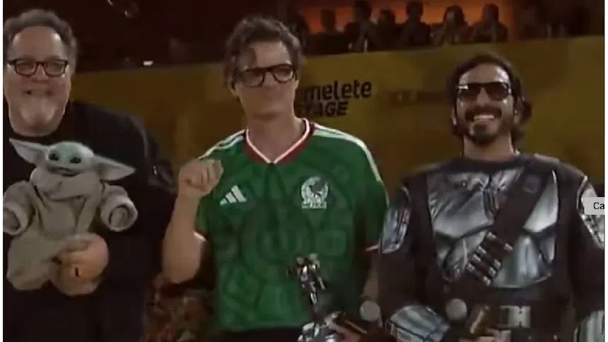 Pedro Pascal se presentó en la CCXP México 2026 con la playera de la Selección Mexicana./ Captura de pantalla