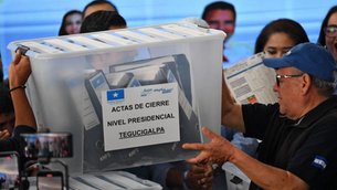 Con 88 por ciento de los votos escrutados, Asfura, del Partido Nacional (PN), obtenía 40.19 por ciento, unos 20 mil sufragios por delante de su rival también conservador y anticomunista, Salvador Nasralla, del Partido Liberal. Afp