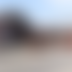 Fueron reubicados por las obras, ocupando espacios de la calle. / Foto: David Valdez / El Sol de San Juan del Río