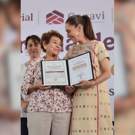 A diferencia del pasado, ahora los créditos de vivienda son accesibles, afirmó la mandataria durante su gira por Morelos y Puebla. Foto Presidencia