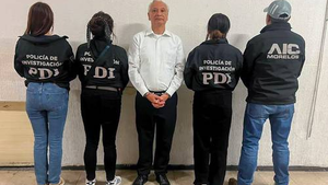 ▲ El ex director de Pemex Víctor Rodríguez Padilla fue detenido ayer por agentes de la Policía de Investigación de la FGJ, en colaboración con autoridades del estado de Morelos.Foto La Jornada