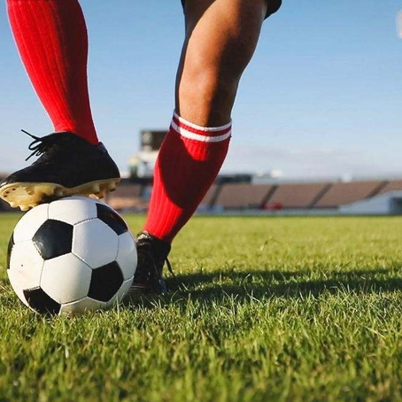 Los expertos coinciden: "El fútbol y el balonmano son más efectivos que caminar para tener huesos fuertes"