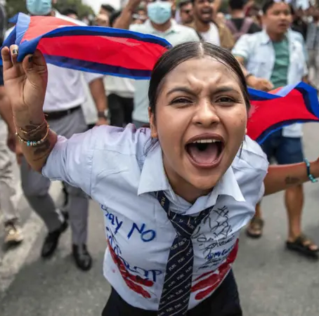 Las protestas de la generación Z por la prohibición de las redes sociales y contra la corrupción en Nepal que hicieron caer al primer ministro