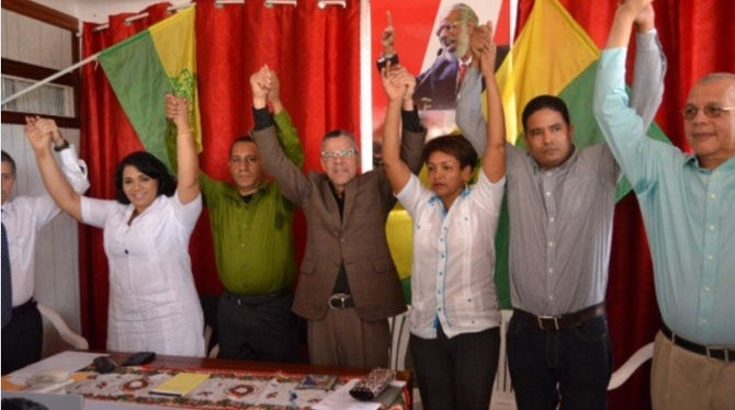 Frente Amplio oficializa candidatura a alcalde de Manuel Jiménez en SDE