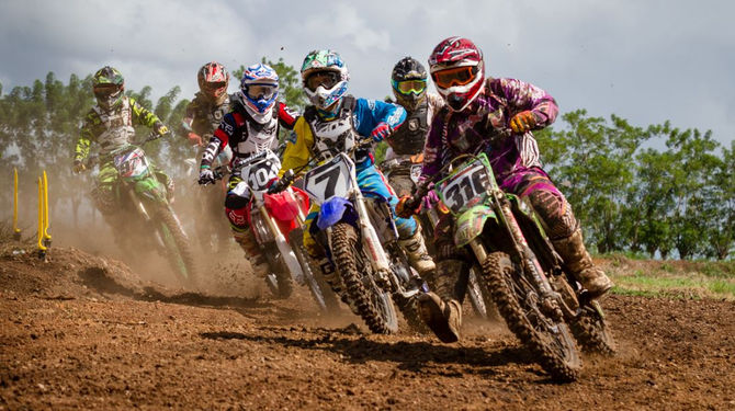 Pilotos extranjeros en el motocross de Caribbean