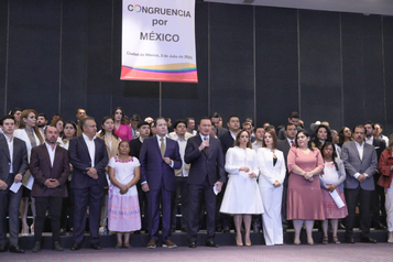Senadores salen del PRI al frente de Osorio Chong y Eruviel Ávila