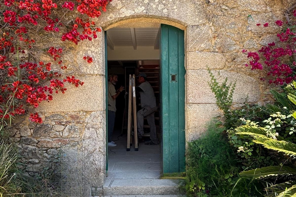 Casa tradicional de piedra rehabilitada en Razo, Carballo