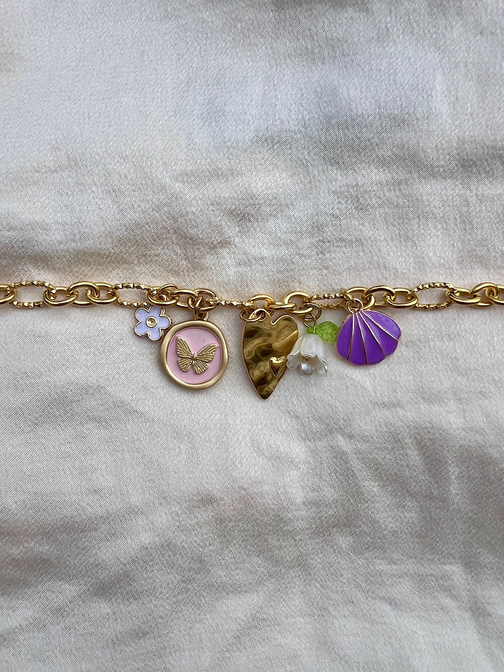 Thumbnail: Necklace Charms Golden Heart