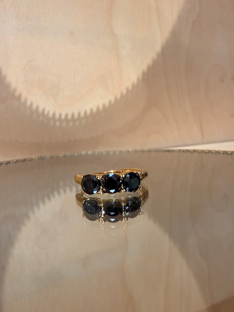 Thumbnail: Bague isara