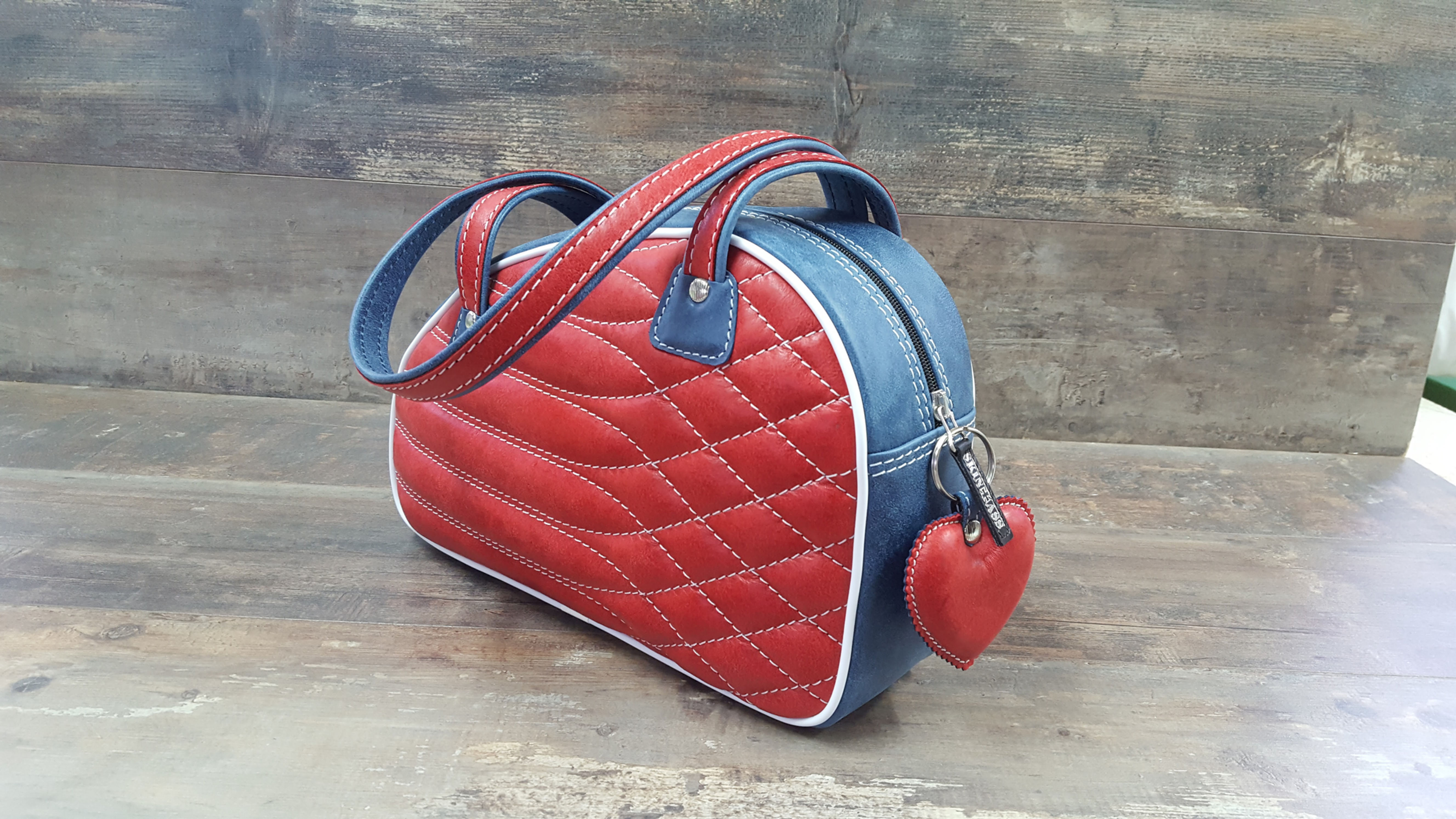Sac SkinAss cuir rouge et bleu matelassé / red and blue quilted leather bag