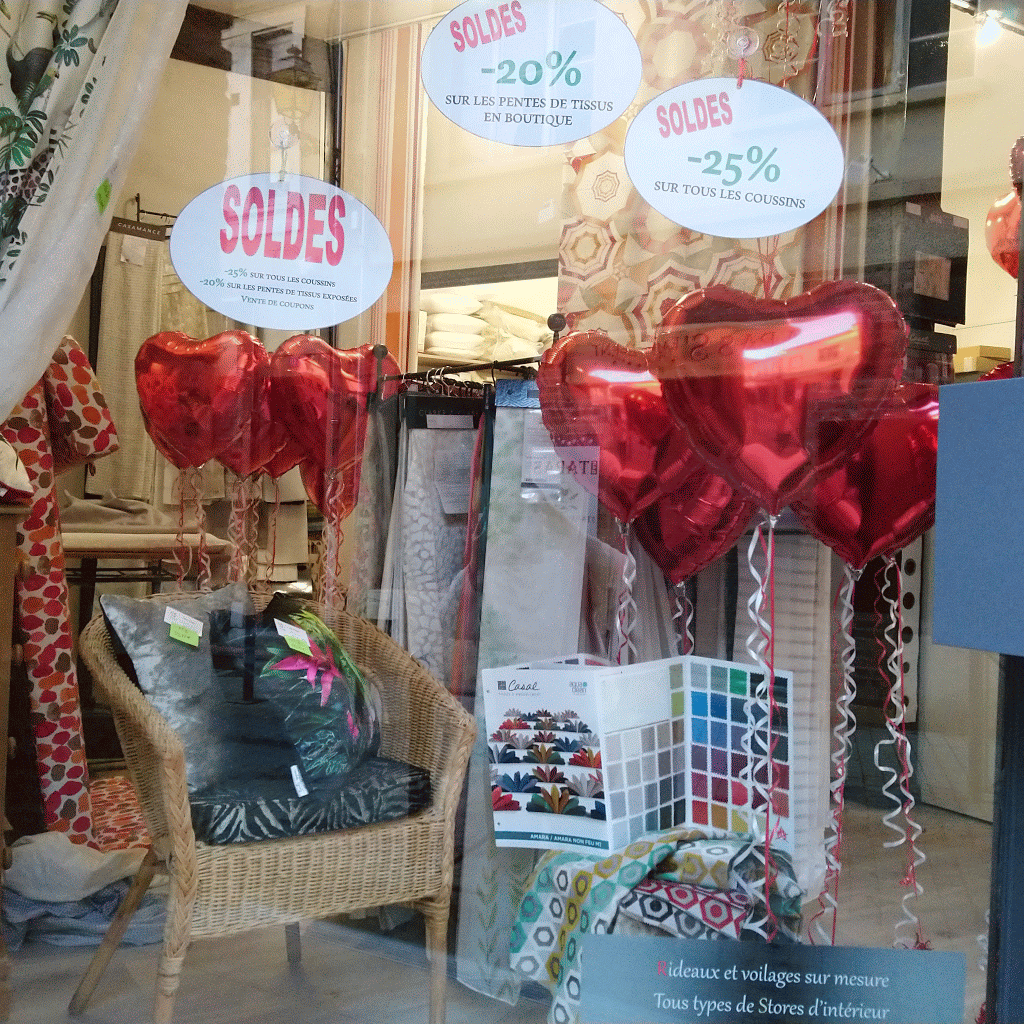 Devantures de boutiques du Centre Ville Historique de Muret pour la Saint-Valentin