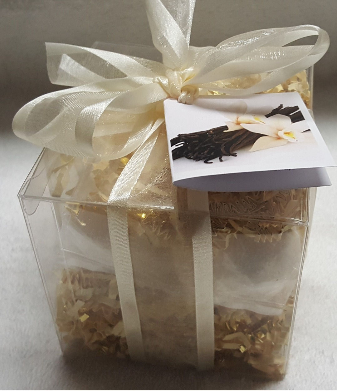 French Vanilla & Amber 14-pack Bath Bomb Gift Set