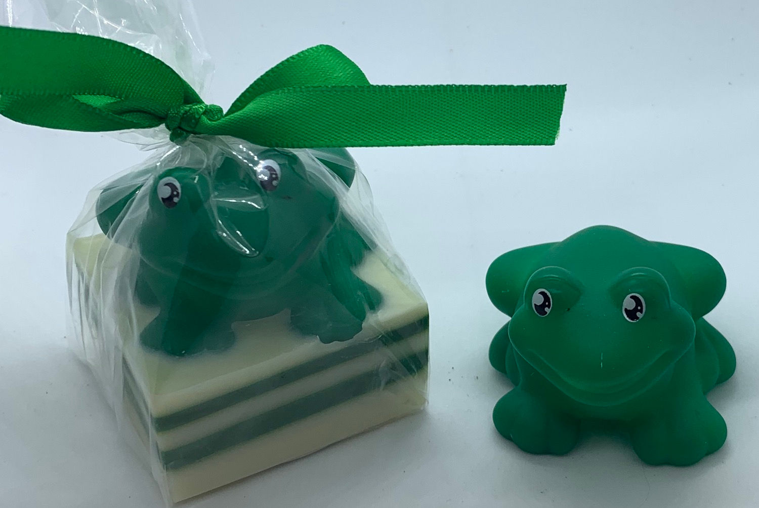 Frog Rubber Animal 2.5 oz Jungle Love Soap