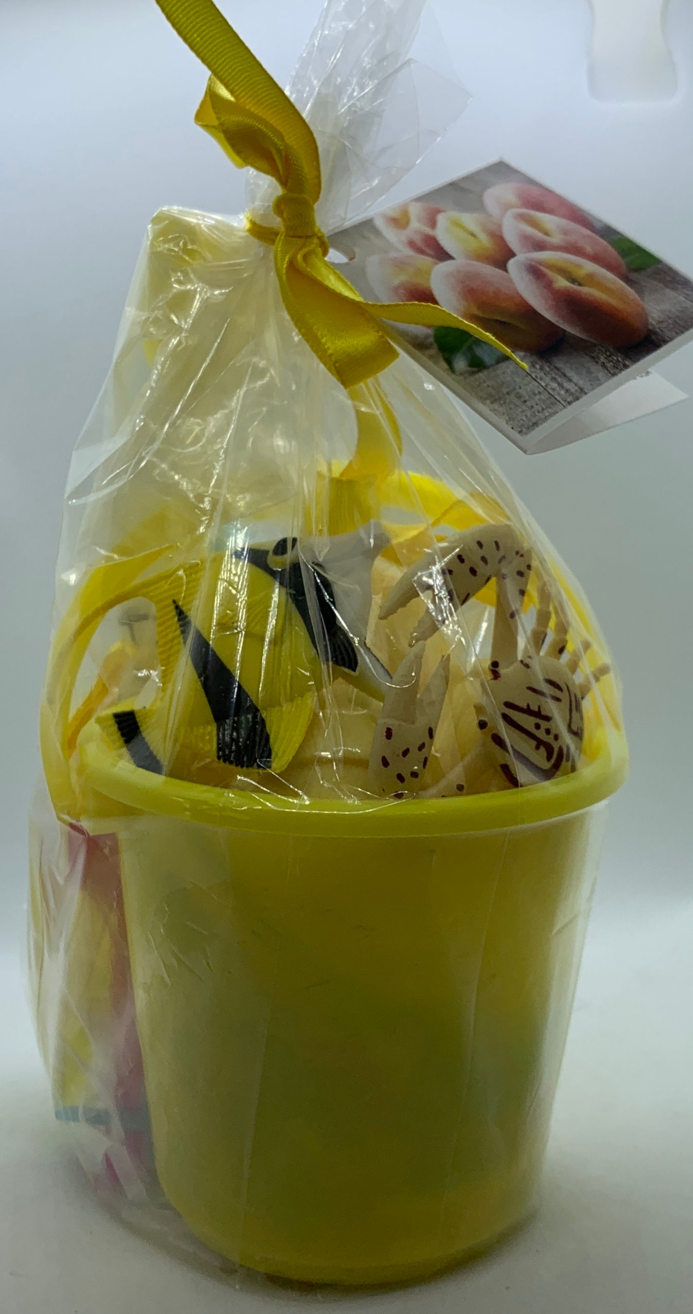 Mini Sand Bucket (Yellow) with 7-pack Mini Bath Bombs (Just Peachy)